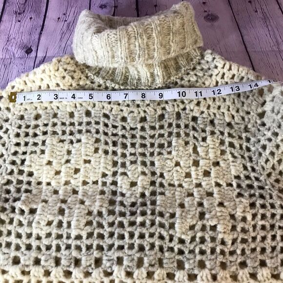 VINTAGE EXPRESS HANDKNIT Cream Gray Crochet Wool Boho Cottage Sweater Size S - Picture 5 of 8